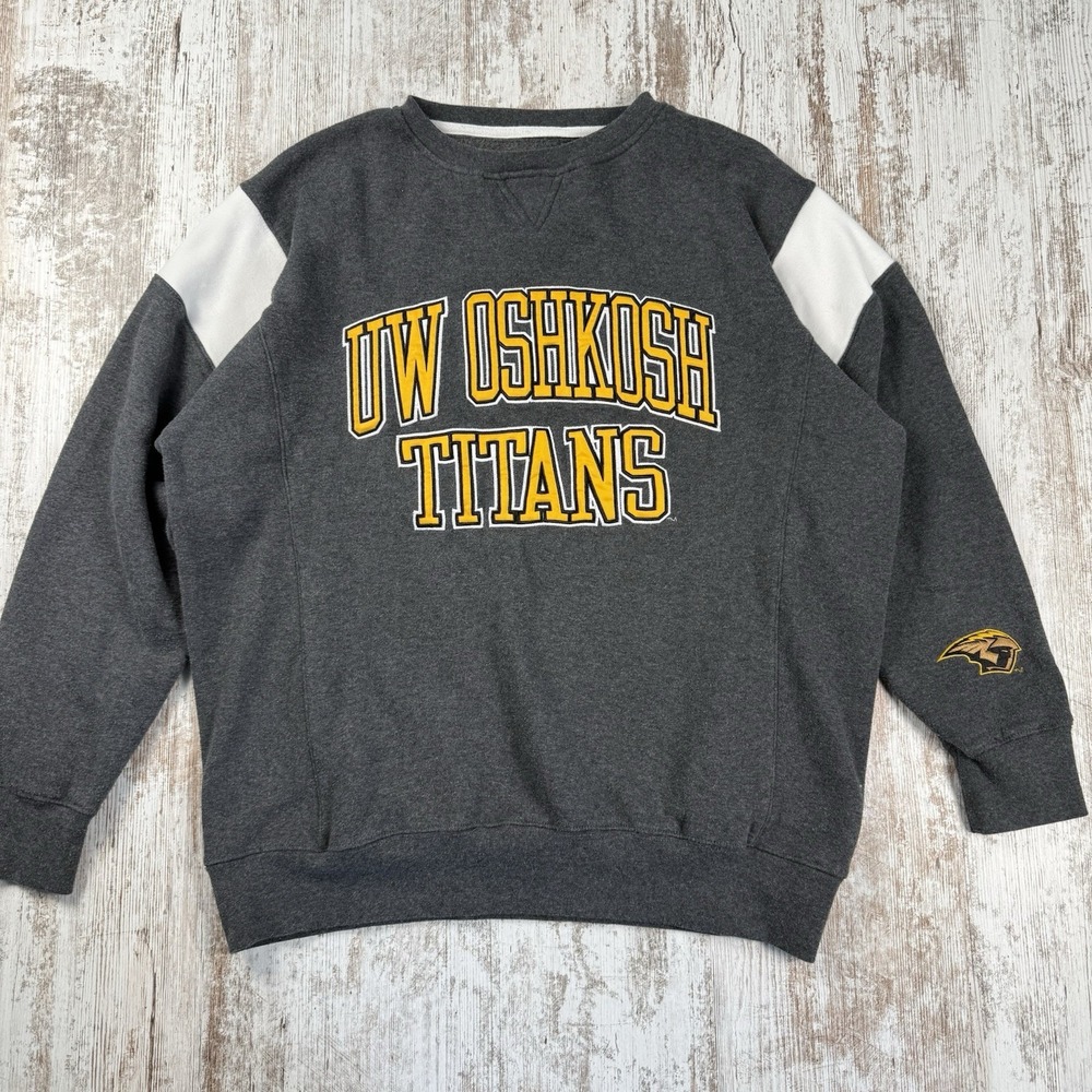 UW Oshkosh Titans To of the World Embroidered‎ Crewneck Sweatshirt, Sz L College